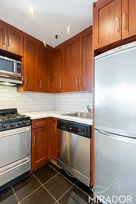 Rented by Mirador Real Estate | media 21