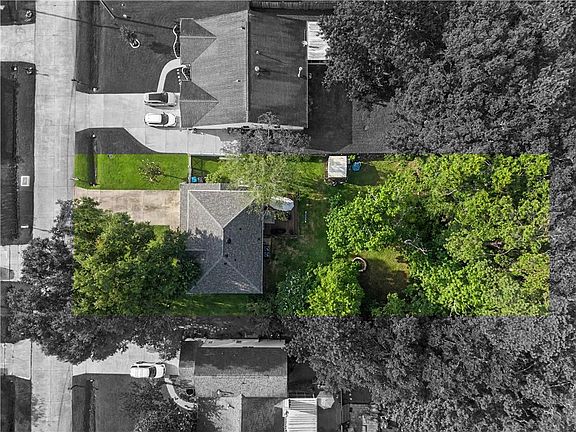3rd image of 67144 Locke St