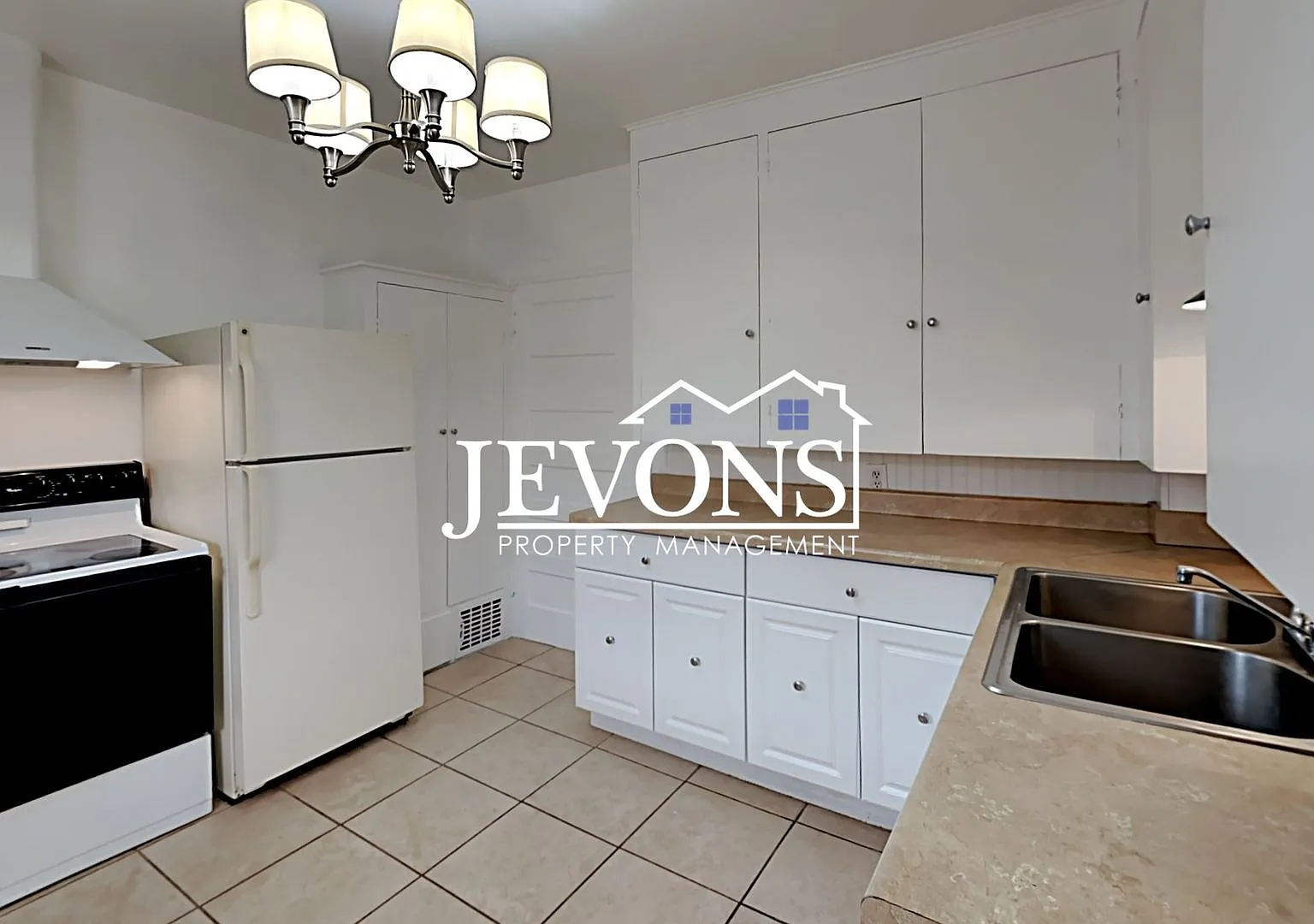 511 N 2nd St Yakima, WA 98901 — Photo 1