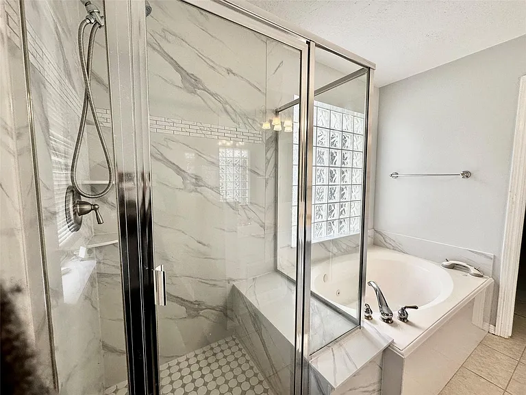 11036 Mistic Moon Ct — Photo 16