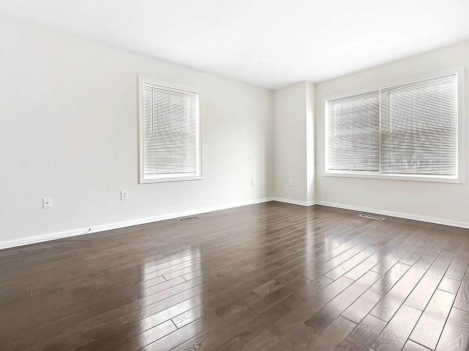 Open Floor w/Gleaming Hardwood Floors