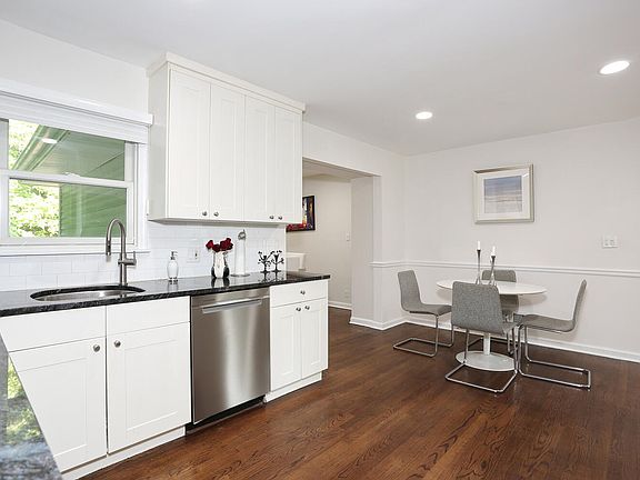 3rd image of 11 Evans Rd