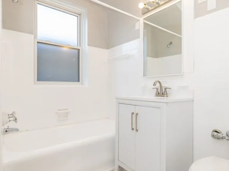 6751 N Artesian Ave #2C — Photo 7