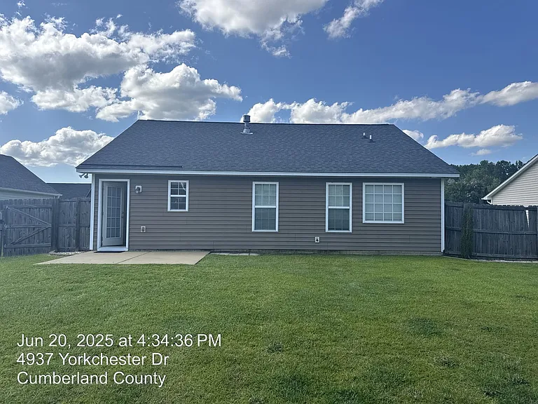 4937 Yorkchester Dr — Photo 2