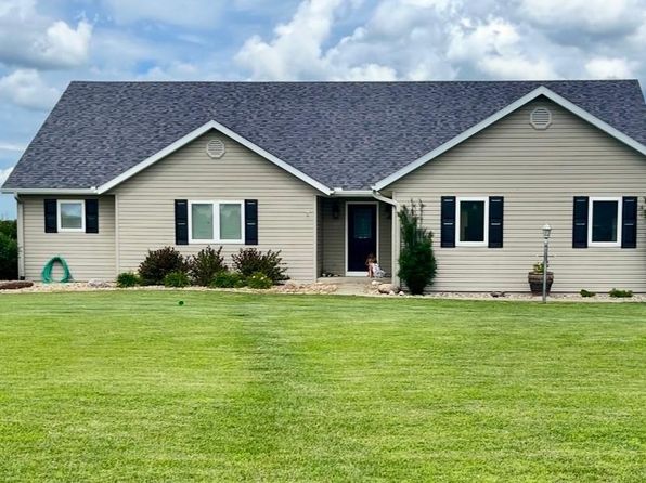 22056 Valley View Rd, Maryville, MO 64468
