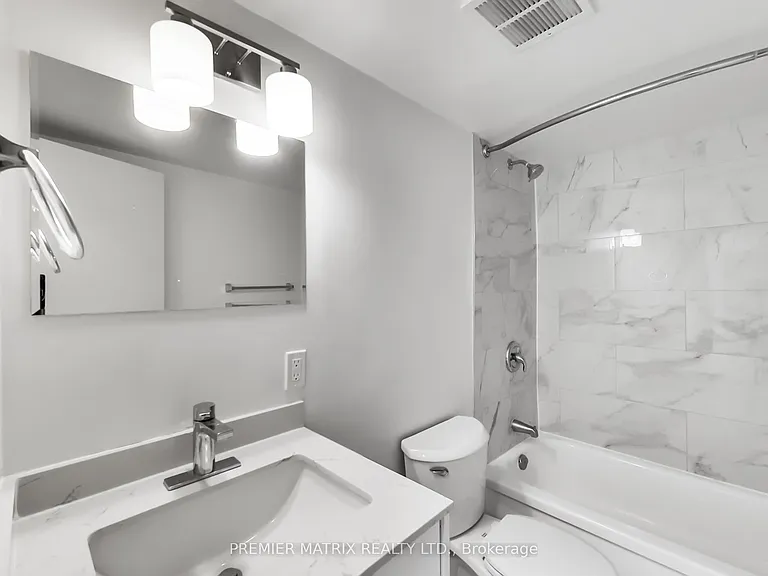 65 Thorncliffe Park Dr #907 — Photo 5