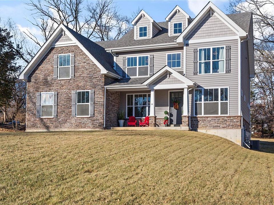 1st image of 18 Lawrence Dr