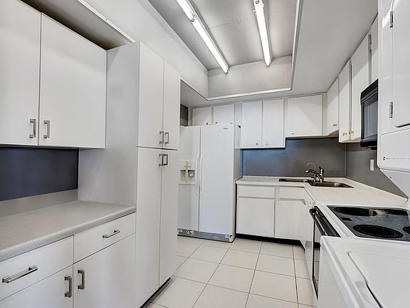 4th image of 3230 S Ocean Blvd #F-611