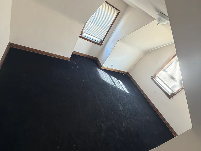 8649 Oxford Ln — Photo 5