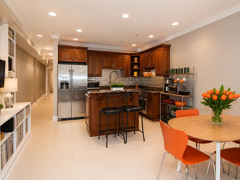 1126 Columbia Rd NW #1 — Photo 4
