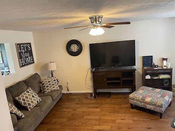 Spacious LR - hardwood floor