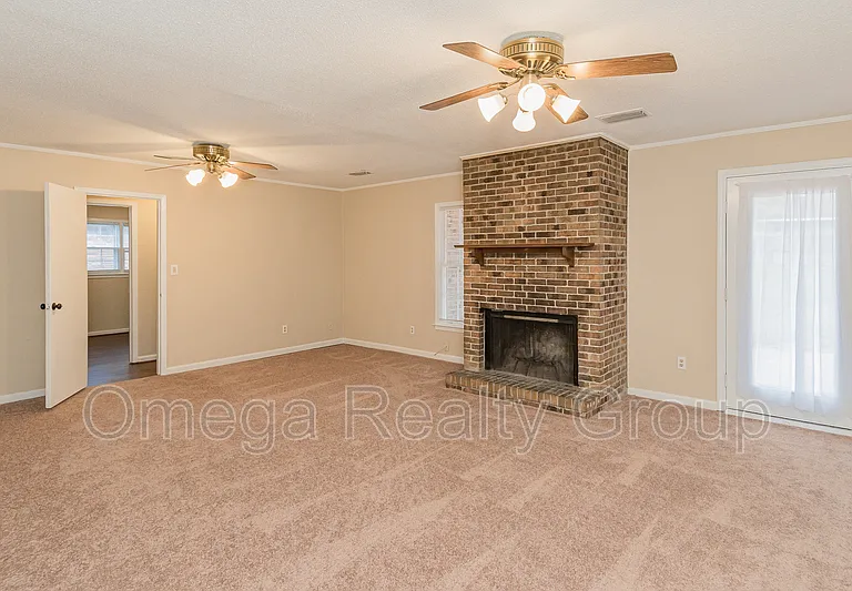 2061 Green Acres Dr — Photo 20