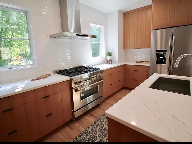 436 Broadway E — Photo 23