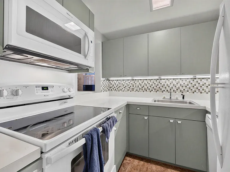 219 Bloomfield St #B-2 — Photo 12