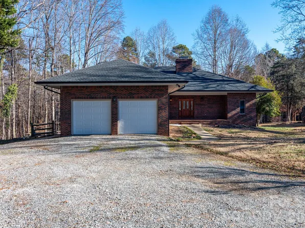 401 Faith Rd, Mooresville, NC 28115