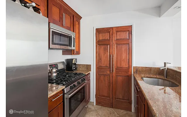 Rented by Douglas Elliman | media 20