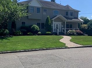 134 Nassau St, Massapequa, NY