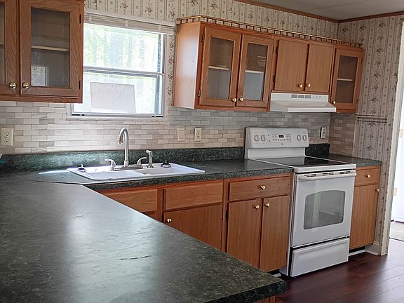 2nd image of 2825 Congaree Rd