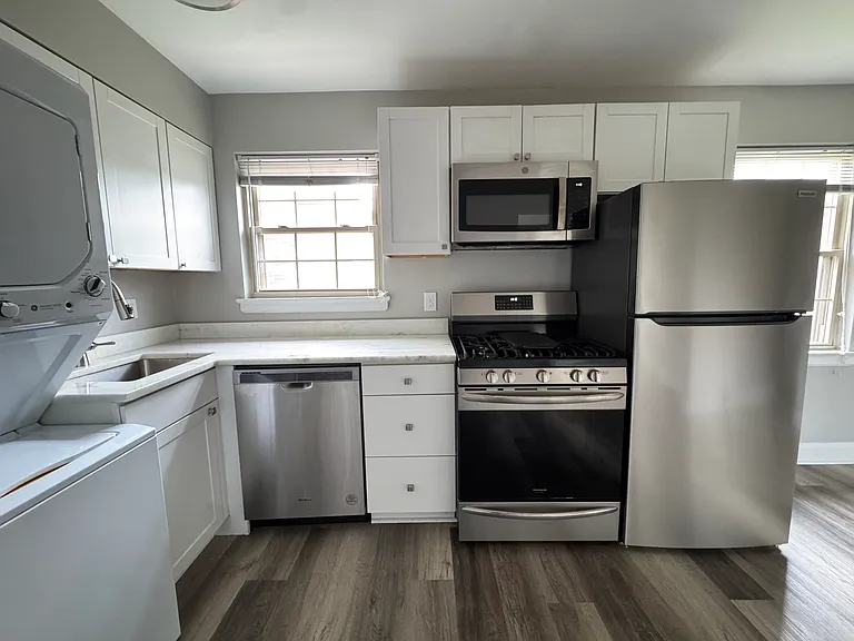2464 Grinstead Dr #1 — Photo 2