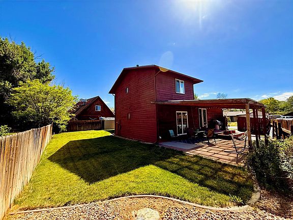 4th image of 643 Pinewood Ct