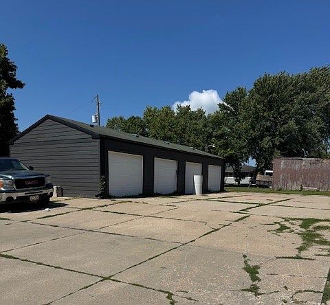 2nd image of 350 S Poplar Ave #2