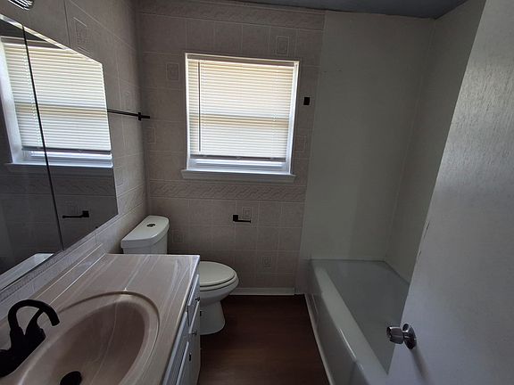 5th image of 6115 NW Dearborn Ave