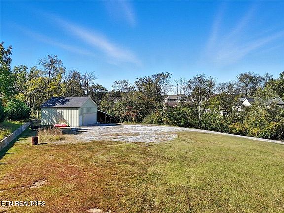 3rd image of 845 Quietlands Dr