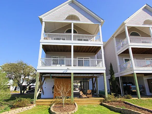 201 N Boca Bay Ln, Surf City, NC 28445