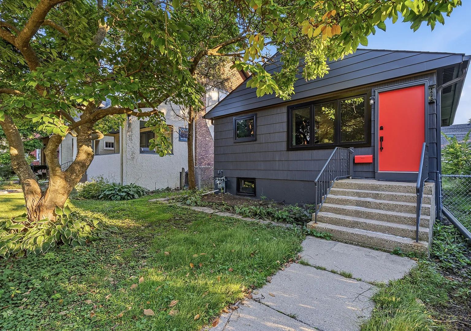 4 bed, 768 sqft, $4,300 — Photo 1