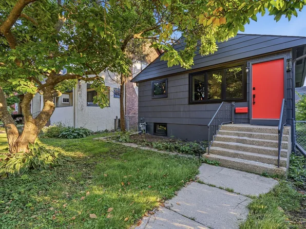 1622 Dempster St, Evanston, IL 60202