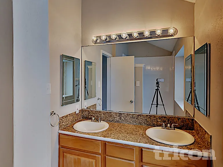 918 Elliott Dr — Photo 14