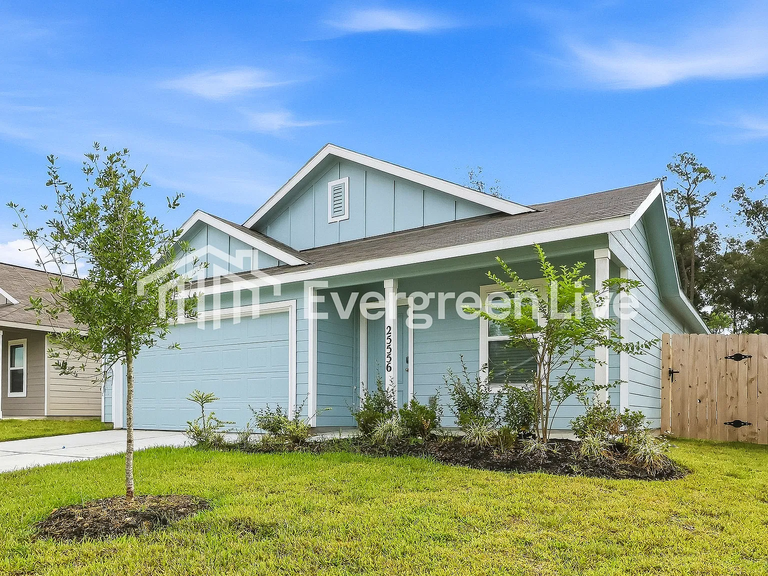 4 bed, 2.0 bath, 1667 sqft, $1,595 — Photo 2