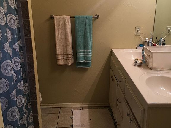5th image of 1804 Hampton Dr