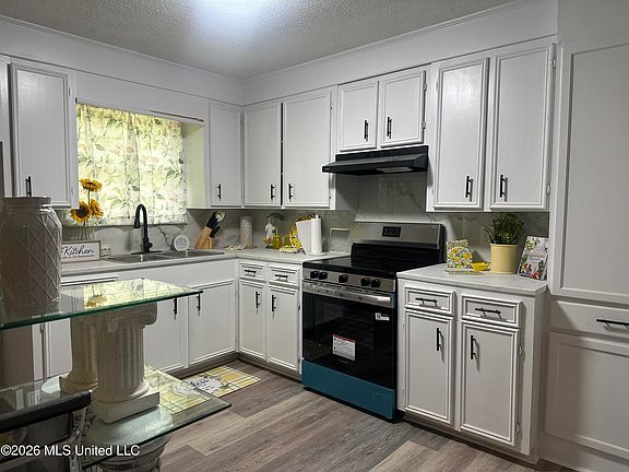 2nd image of 119 Harris Ln