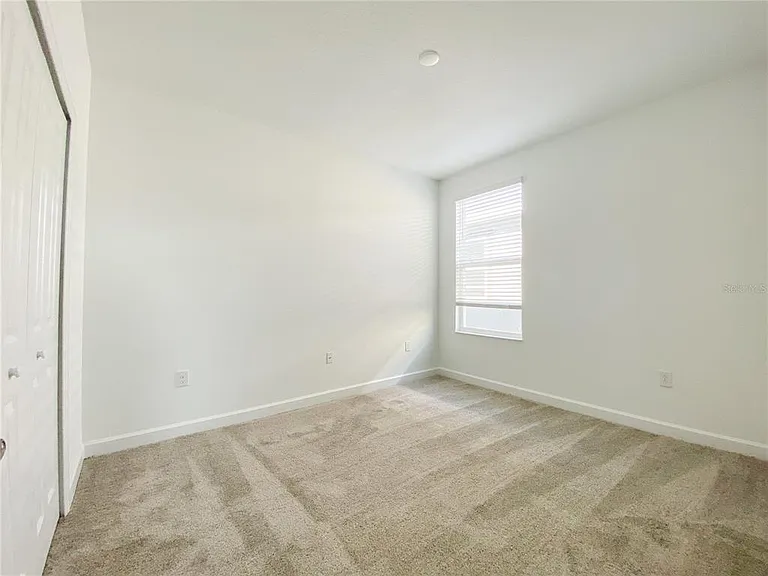 977 Leader St — Photo 23