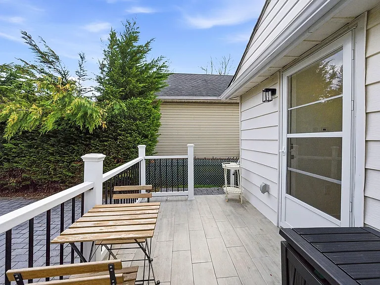 163 Seabreeze Ave — Photo 7