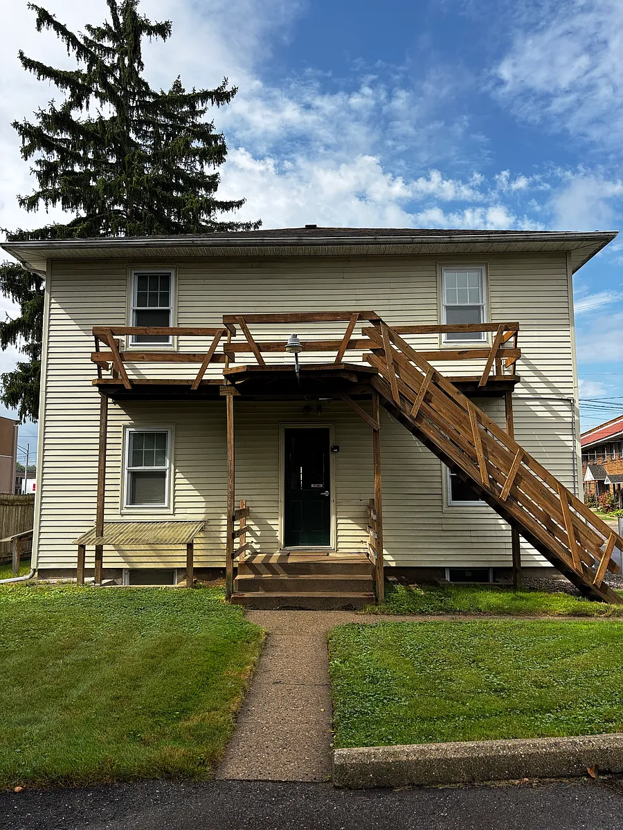 Building Photo - 142 N Riverview Dr #3