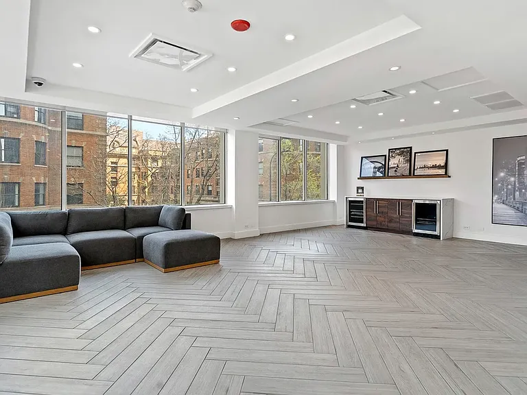 655 W Irving Park Rd #5305 — Photo 10