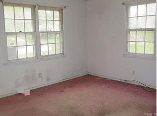 913 Newcombe Rd, Raleigh, NC 27610