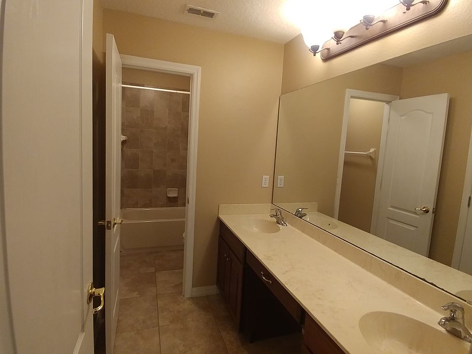 1st image of 10020 Chardonnay Dr