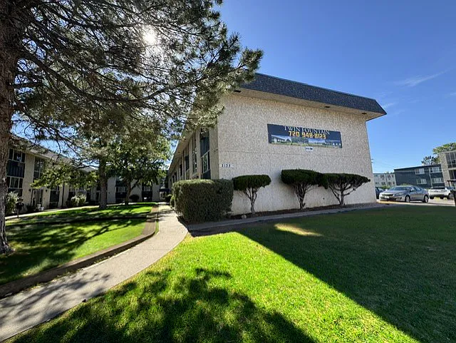 Twin Fountain Apartments