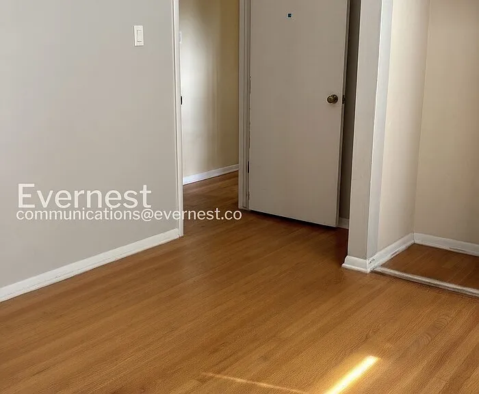 380 Martin Dr — Photo 11