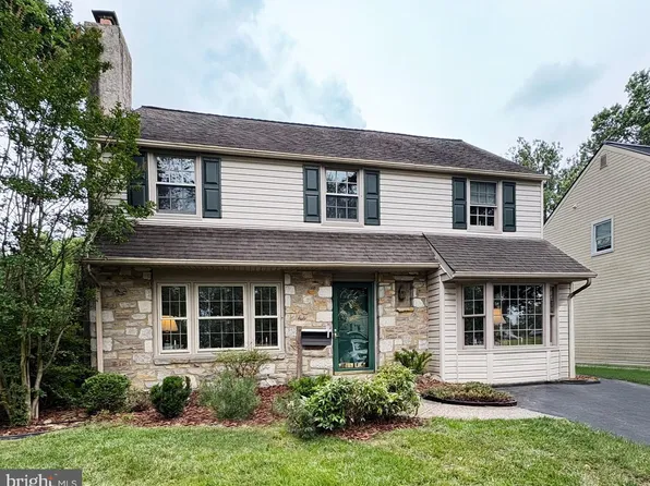 303 Greenhill Rd, Willow Grove, PA 19090