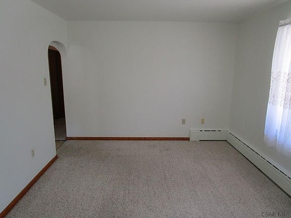 2nd image of 330 White Oak Ln