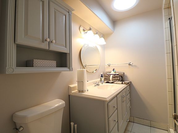 5th image of 661 43rd St #B