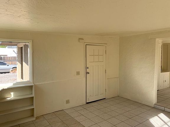 3rd image of 2526 N Columbus Blvd Unit 1