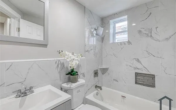 2021 W Oxford St — Photo 23