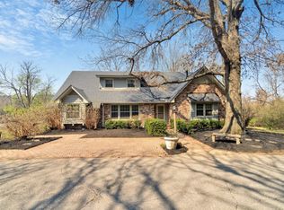 1205 N Crossover Rd, Fayetteville, AR 72701