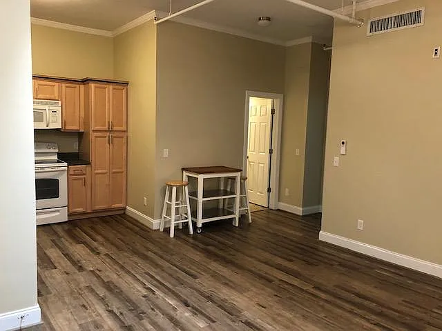 LIVING ROOM/DINING AREA