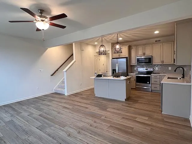 119 Clifton Mnr — Photo 2